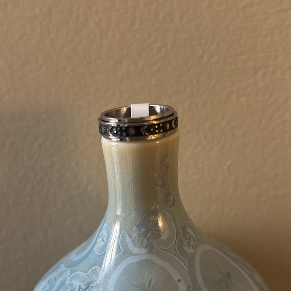 Ring - Picture 3 of 3